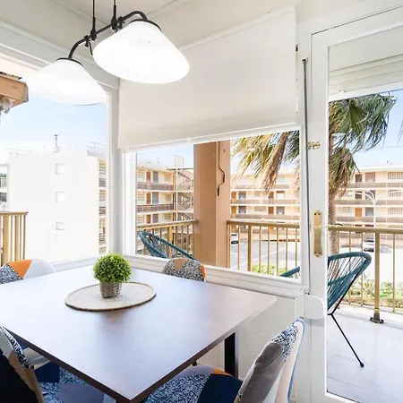 Apartment Coastal Paradise & Cozy With A 100m From The Beach!
