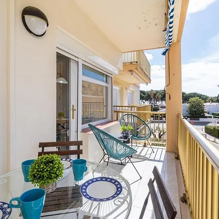 Coastal Paradise & Cozy With A 100m From The Beach! *