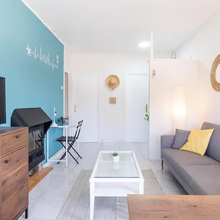 Coastal Paradise & Cozy With A 100m From The Beach! *