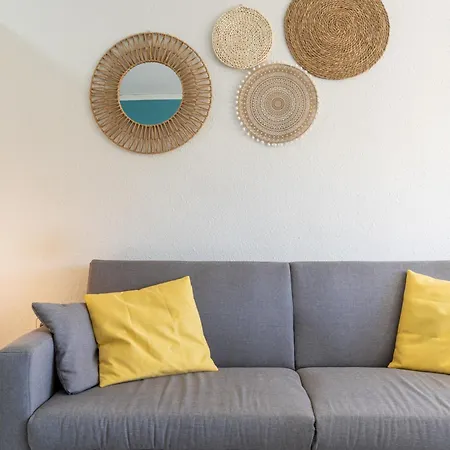 Coastal Paradise & Cozy With A 100m From The Beach! *
