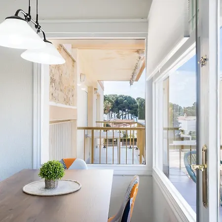 Apartment Coastal Paradise & Cozy With A 100m From The Beach! *
