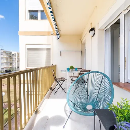 Coastal Paradise & Cozy With A 100m From The Beach! Apartment *