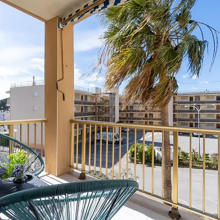 Apartment Coastal Paradise & Cozy With A 100m From The Beach! *
