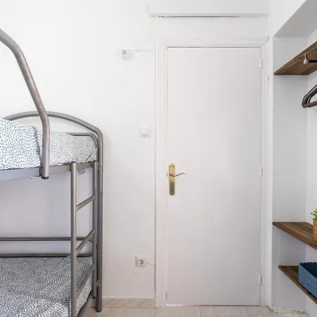 Coastal Paradise & Cozy With A 100m From The Beach! 아파트 *